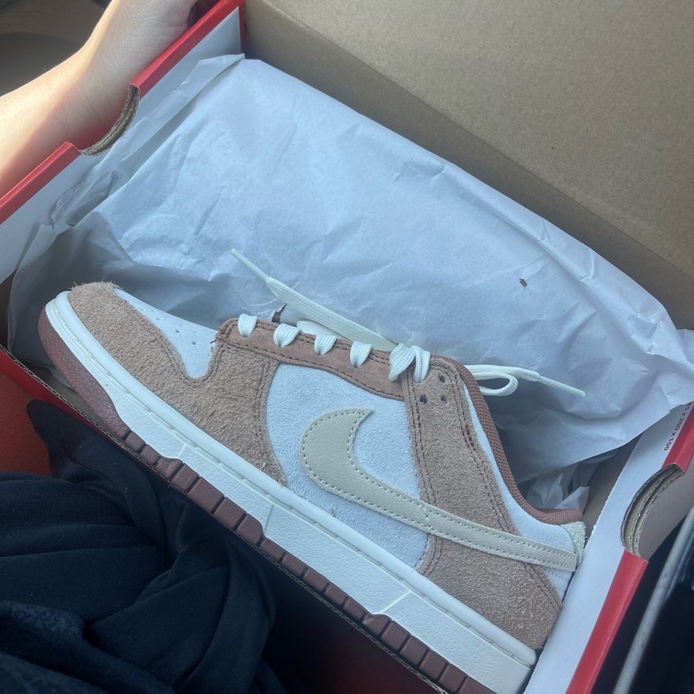 BRAND NEW DUNKS “CURRY”
